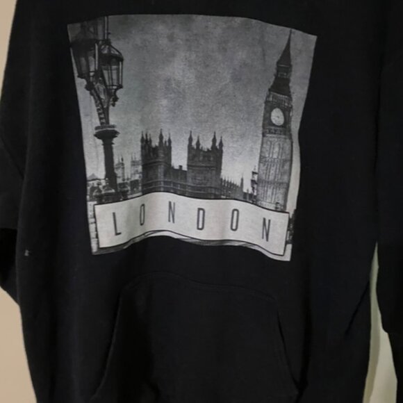 Men’s destination London Hoodie - Picture 2 of 3
